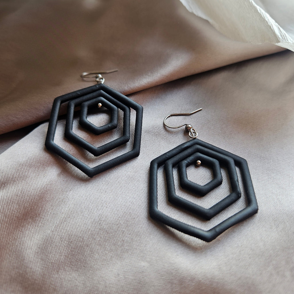 Anneke black