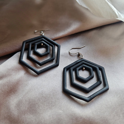 Anneke black